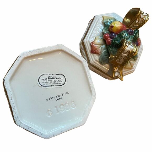 Fitz and Floyd China 1996 Handpainted Snowflakes Fruit Covered Dish - Picture 6 of 10